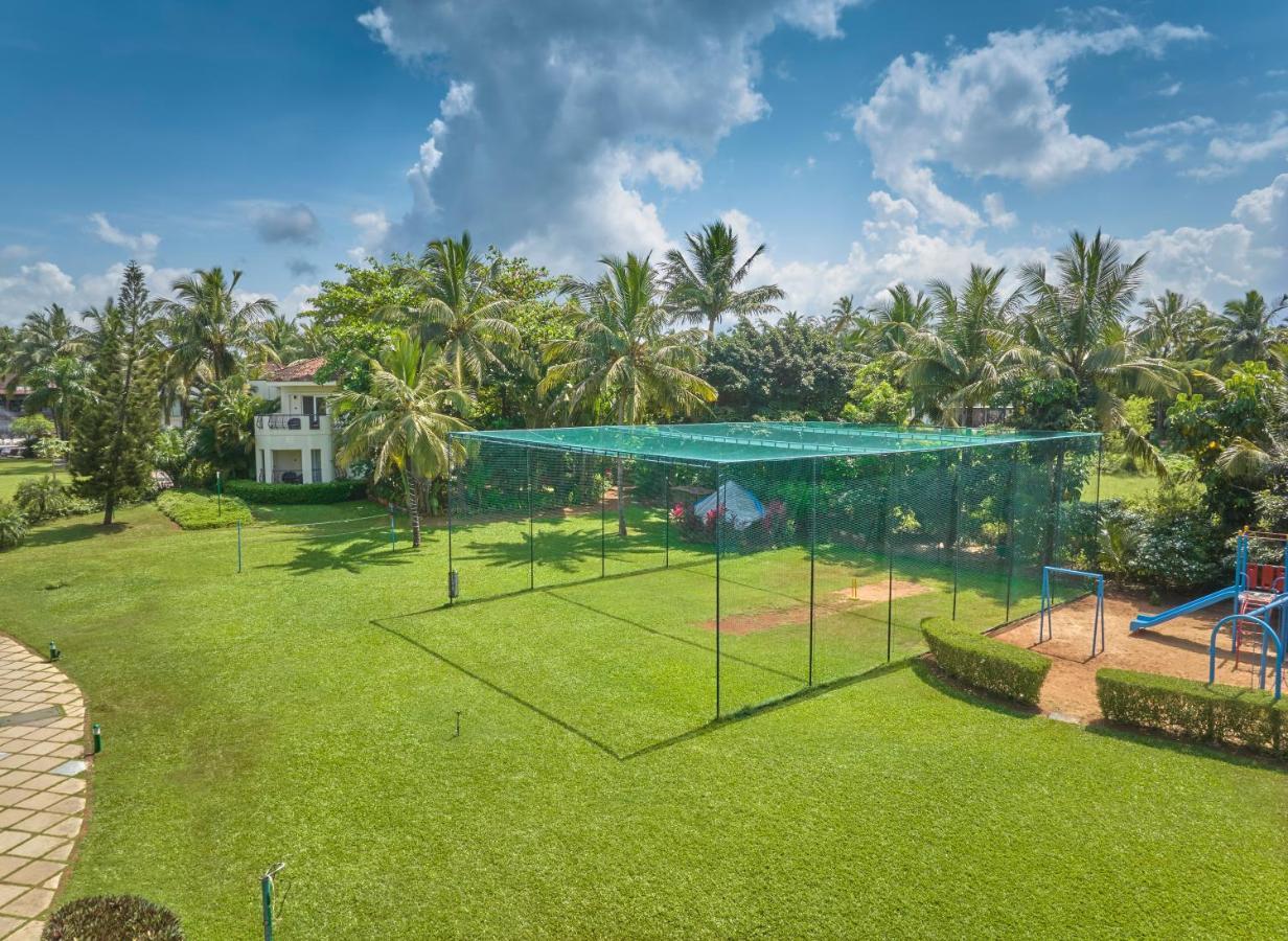 Royal Orchid Beach Resort & Spa, Utorda Beach Goa Exteriör bild