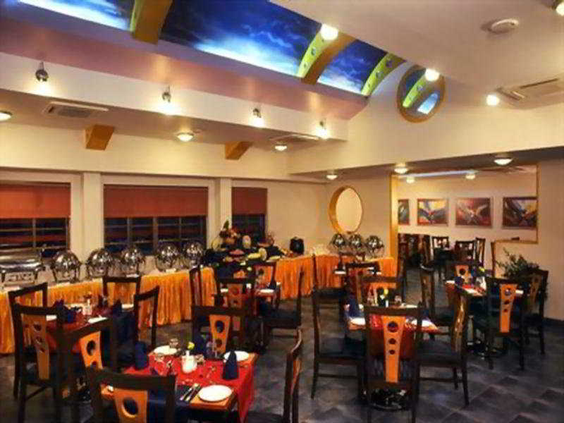 Royal Orchid Beach Resort & Spa, Utorda Beach Goa Restaurang bild